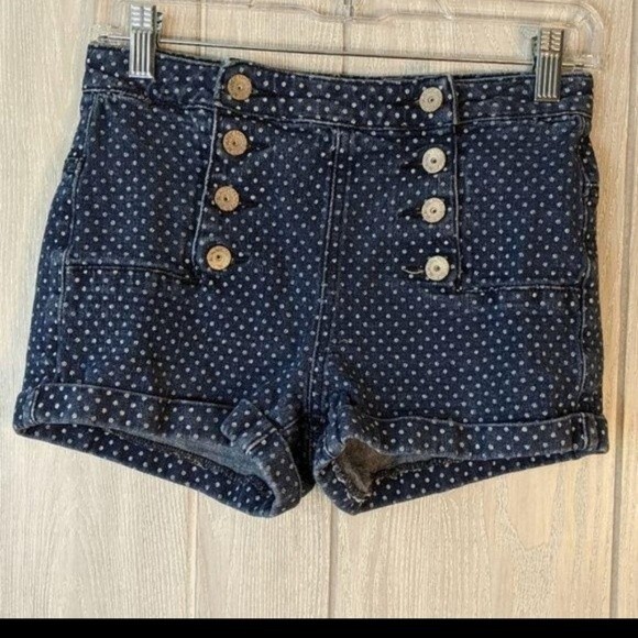 Almost Famous button fly polka dot Mid Rise Dark Wash shorts sz 5 EUC Pin Up - Picture 5 of 9